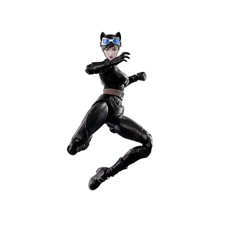Catwoman Hush 06 in posa dinamica con volto scoperto e occhiali
