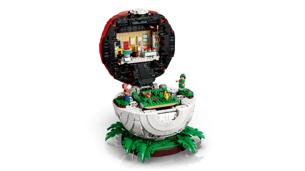 LEGO Pokémon Poké Ball 72154 costruita ed esposta come modello da collezione 18+